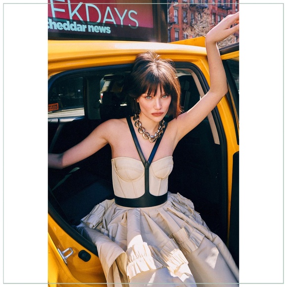 $1995 NWT Alexander McQueen V Black Leather Runway Harness Belt main image 6